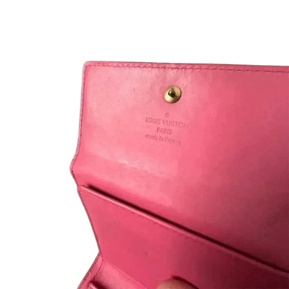 Louis Vuitton Women's Red Vernis Elise Wallet Logo Accents - Picture 8 of 11